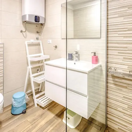 Medna B6 By Interhome شقة